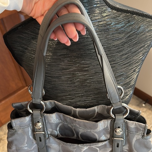 Coach Logo Print Shoulder Handbag - Picture 5 of 9